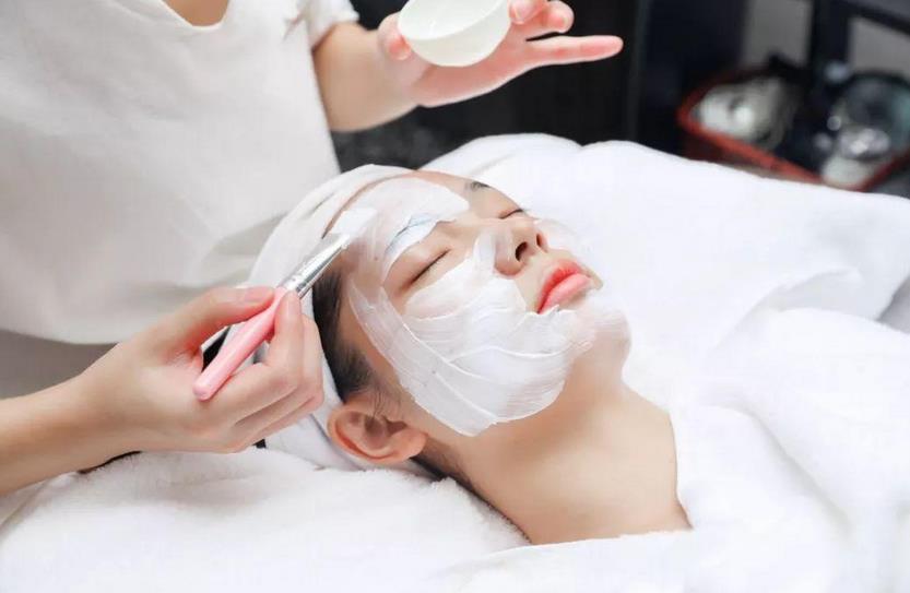 根據(jù)我們銷售目標的設計以及我們不同店面經(jīng)營時期所處的不同階段
